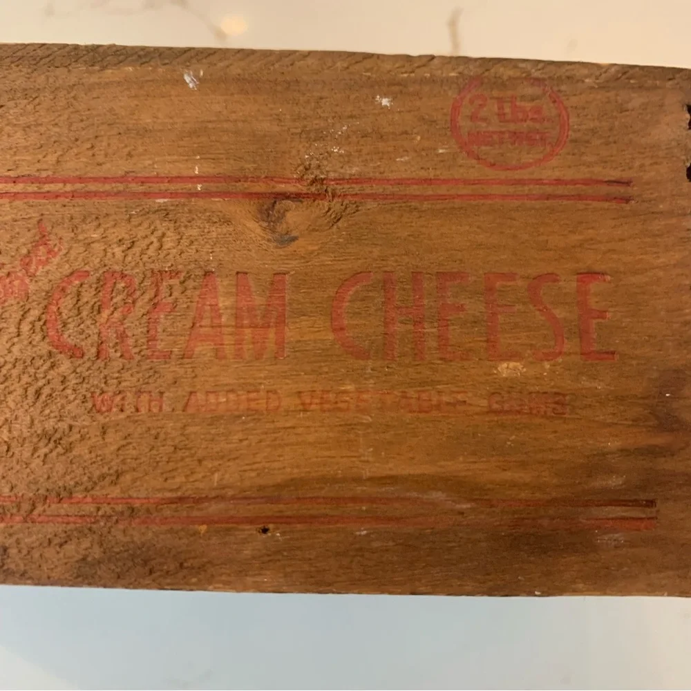 Vintage Lion Brand Pasteurized Chive Cream Cheese Wooden Box 3.5” x 3” x 7” NJ - Picture 8 of 10